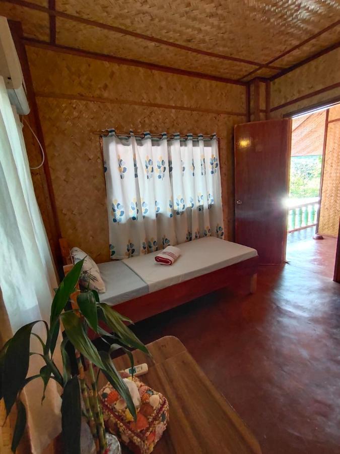 Purple Homestay Hillside Coron Exterior photo