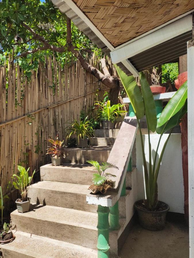 Purple Homestay Hillside Coron Exterior photo