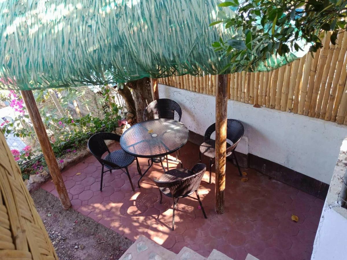 Purple Homestay Hillside Coron Exterior photo